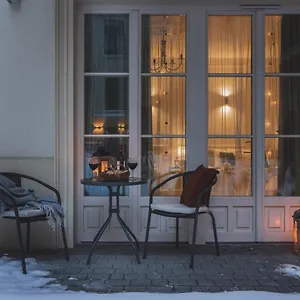 https://high-standard-apartment-stylish-tenement-house.krakowhotelspoland.com
